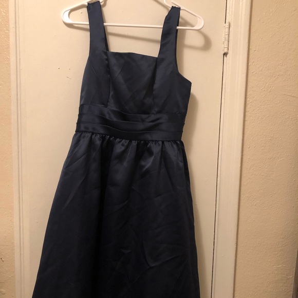 Elegant dress - Picture 2 of 3